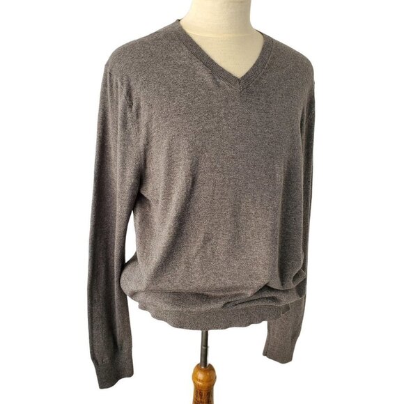 Banana Republic Luxe Sweater Gray V Neck Pullover Lightweight Tight Knit Mens Lg - Picture 1 of 9
